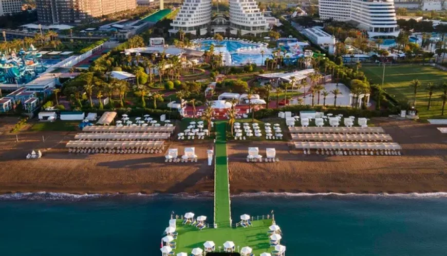 Miracle Resort, Lara